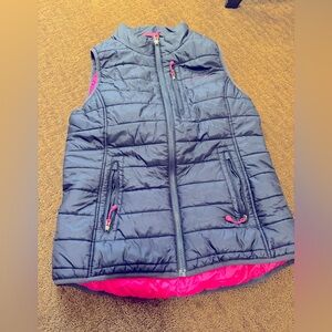 Vineyard vines women’s size xs navy with pink accents vest